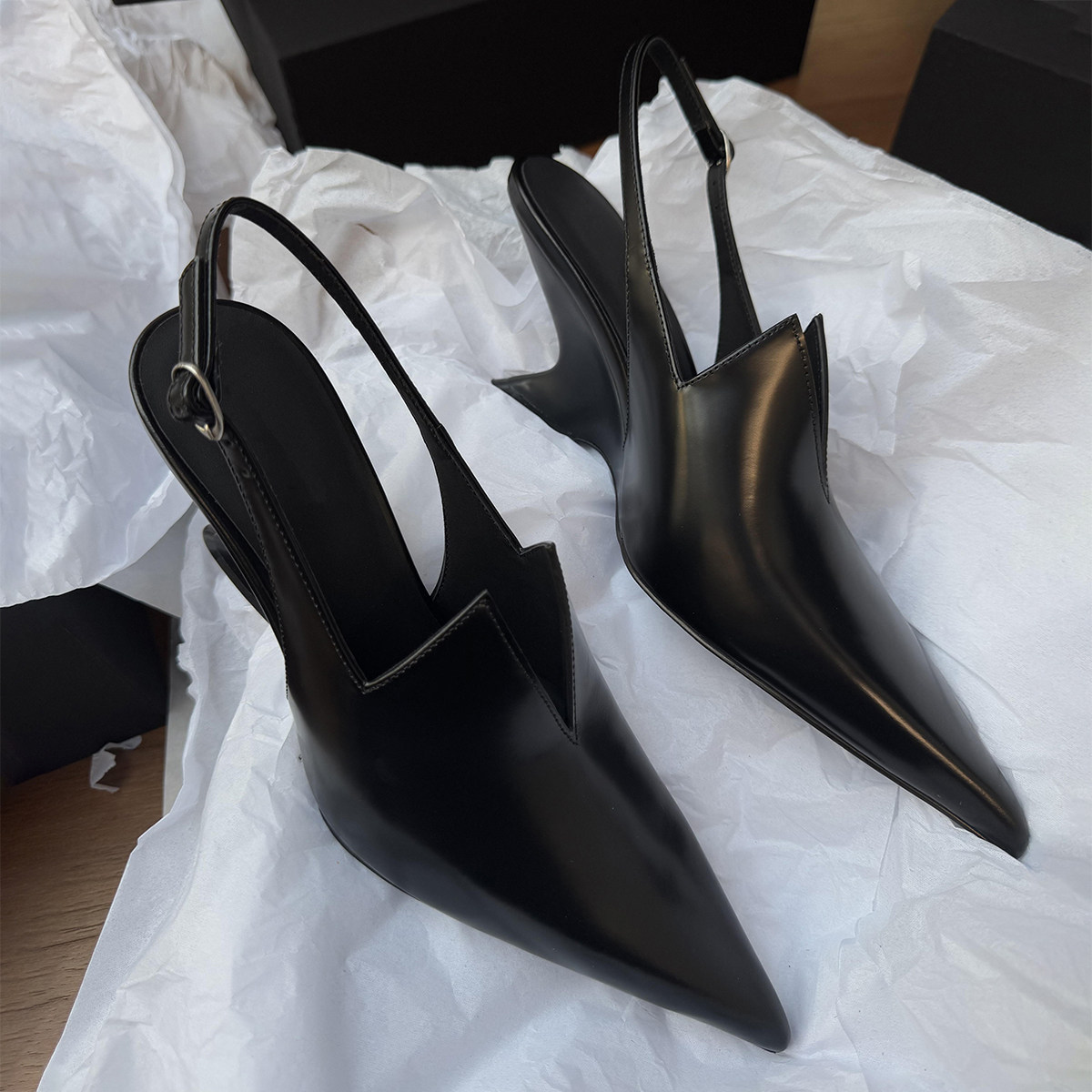 Ladies V Front Cut Slingback P - огляд і ціна Women Formal Upper Wear
