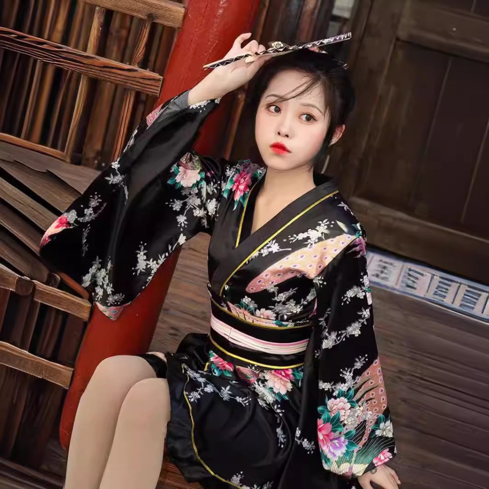 Women Red Formal Kimono Yukata - огляд і ціна Women Formal Wear Photoshoot